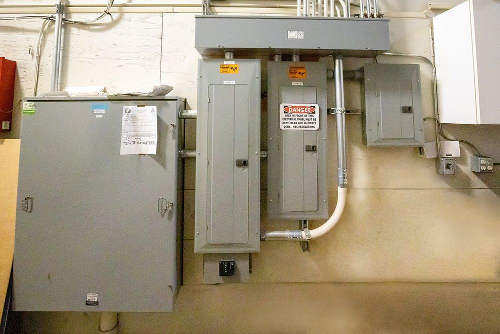 Industrial SE Portland Owner/User Opportunity: 3525 SE 17th Ave, Portland, OR 97202